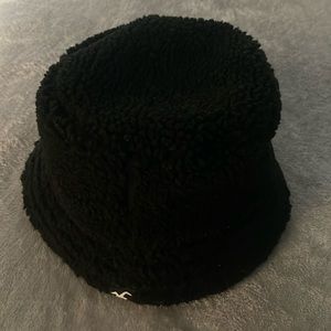 Hollister Black Fleece Bucket Hat